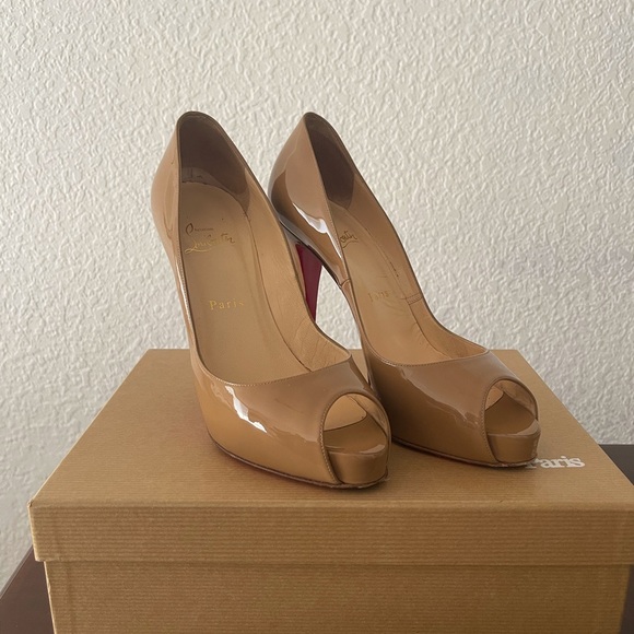 Christian Louboutin Patent Platform Pump - Picture 3 of 9